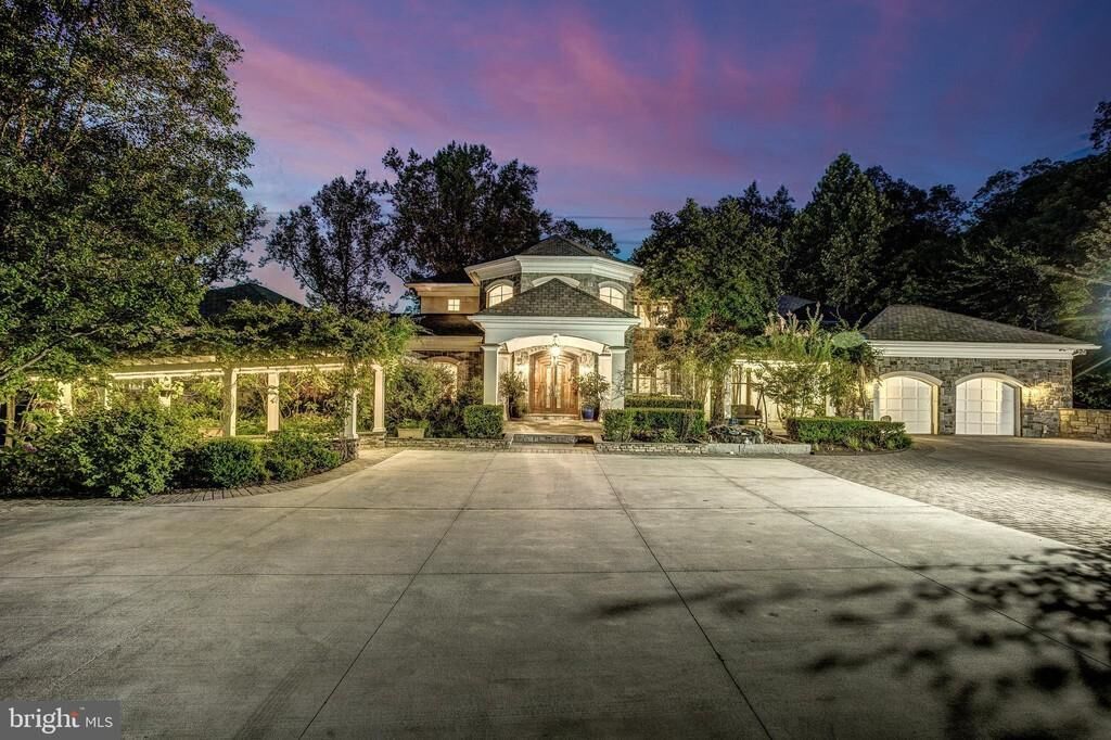 #11. 658 Live Oak Dr, McLean